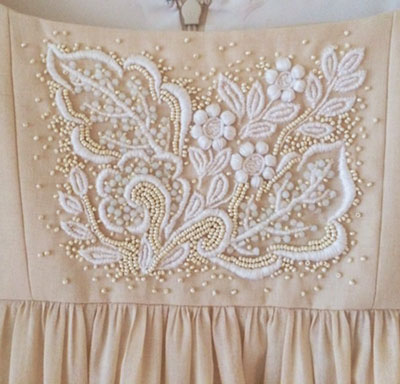 オーガニックコットンエンパイアドレス刺繍入り | HOSHI DRESS AND