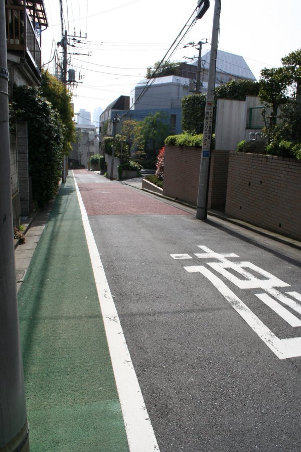 麻布消防署横の坂 【港区元麻布3丁目】 坂道散歩とサックスと（一本～四ぼん）