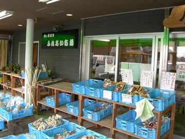 月ヶ瀬温泉ふれあい市場2