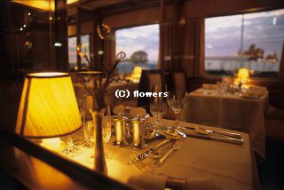BlueTrainSA_restaurant_320C.jpg