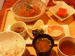 ハチマルランチ