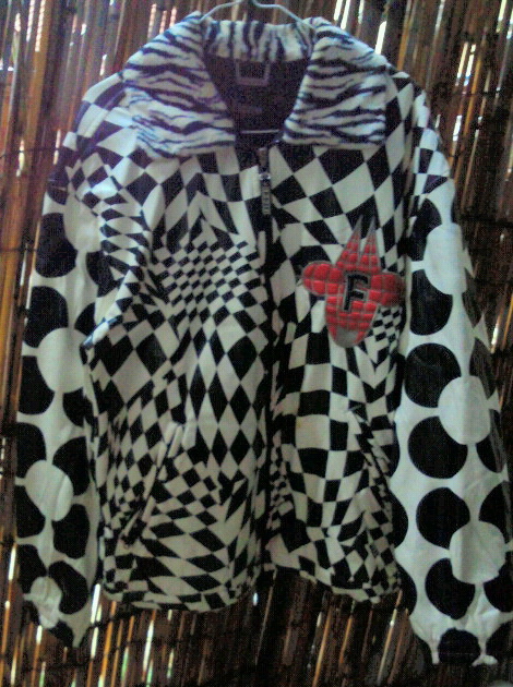 服(ニャロメ3