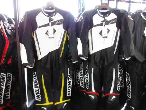 やっぱり革ツナギ：KUSHITANI 京都店 | KUSHITANI 京都店