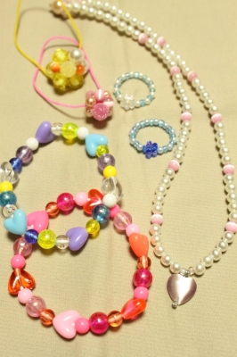 ワークショップ ビーズアクセサリー