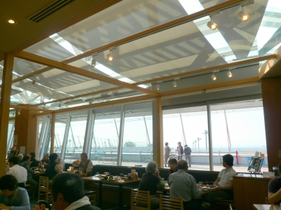 まるは食堂 店内