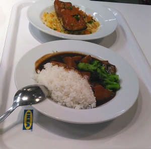 クリックで少しだけ拡大表示! IKEAで昼食!