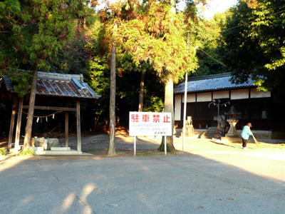 讃岐神社境内