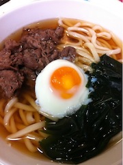 にくうどん。