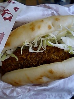 ジューシーメンチのナンサンド