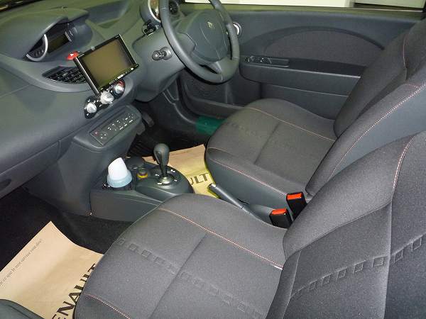 新型TWINGO インテリア