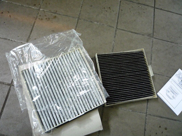 新旧を並べました。真っ黒ですね・・・