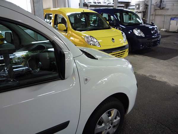 ルノー東京有明の新型カングー勢揃いです!