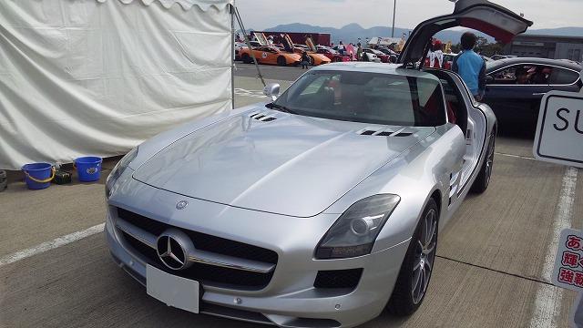 この車もデザインが好きです