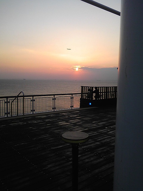 海と空と飛行機と夕日♪