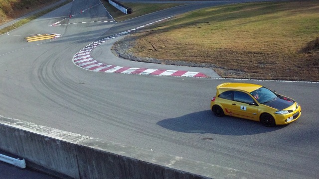 初サーキットは緊張します