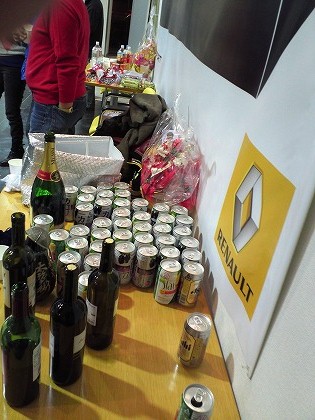 飲む