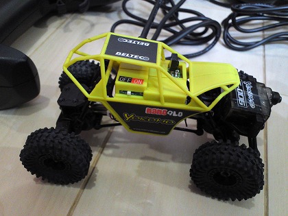 ツインモーターの4WDです