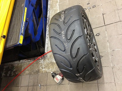新品Sタイヤはテンション上がります