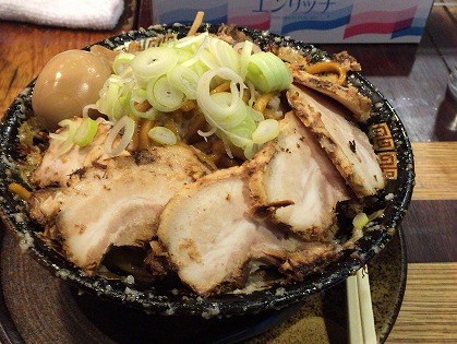 平大周 爆盛油脂麺