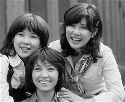 「キャンディーズ」の(左から)ラン、ミキ、スー =撮影年月日は不明