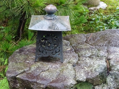 オブジェと灯篭 | 新樹造園|誠意と創意の庭|富山県南砺市 オブジェと灯篭 | 新樹造園|誠意と創意の庭|富山県南砺市