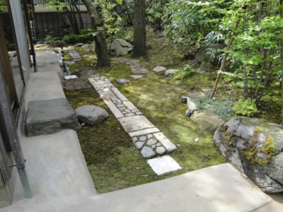 飛び石と延段 | 新樹造園｜誠意と創意の庭｜富山県南砺市