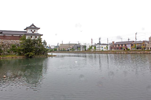 今治城お堀-1.jpg