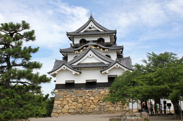 彦根城正面-1.jpg