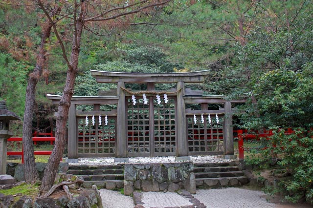 桧原神社、三つ鳥居-1.jpg