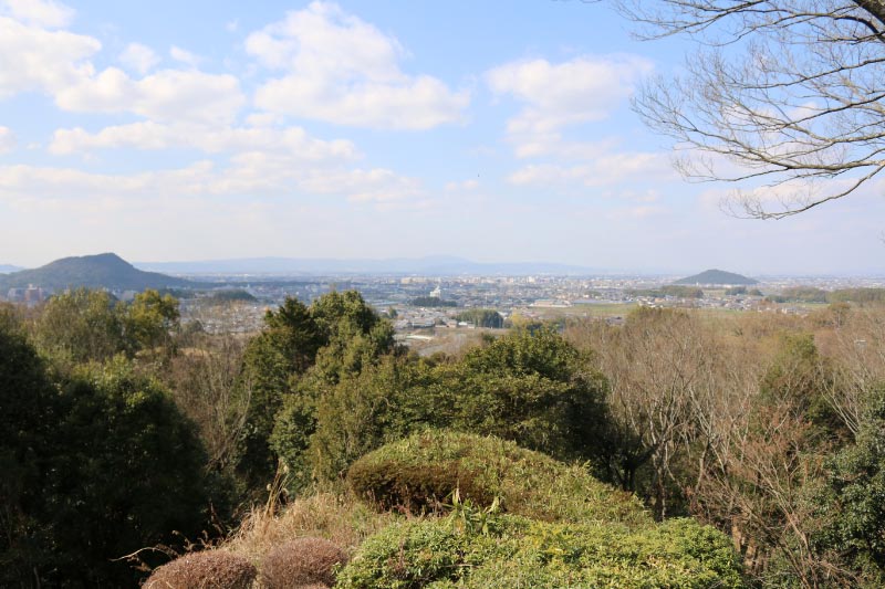 左、畝傍山、右、耳成山-1.jpg