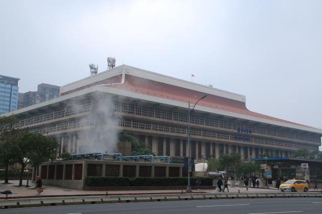 台北駅-1.jpg