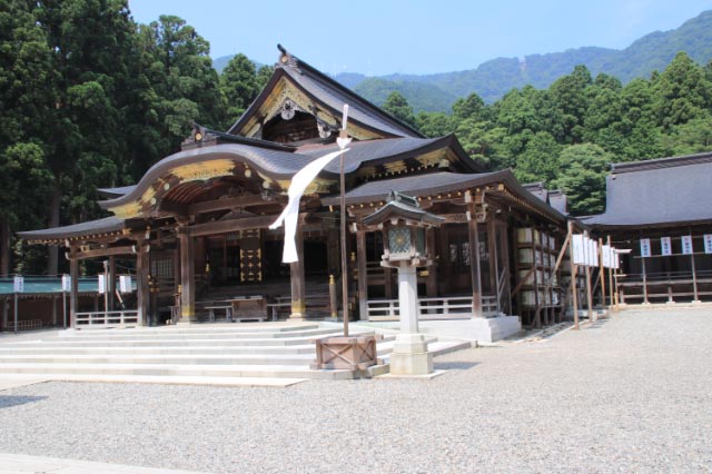 弥彦神社-1-1.jpg