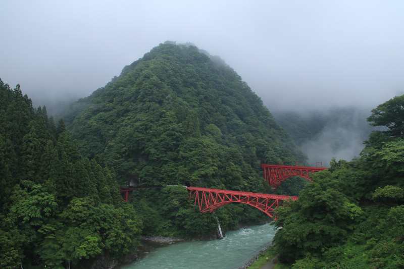 山彦橋と新山彦橋.jpg
