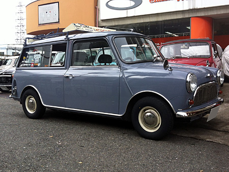 かわいいカントリーマンご来店 クラシックミニ専門店 クラシックミニデルタ Classic Mini Delta