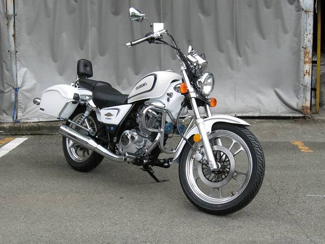 白バイみたいな スズキ GZ125 実働 （現在使用中）