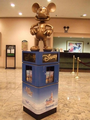 LAのディズニーランドに近いためホテルはディズニー盛り沢山