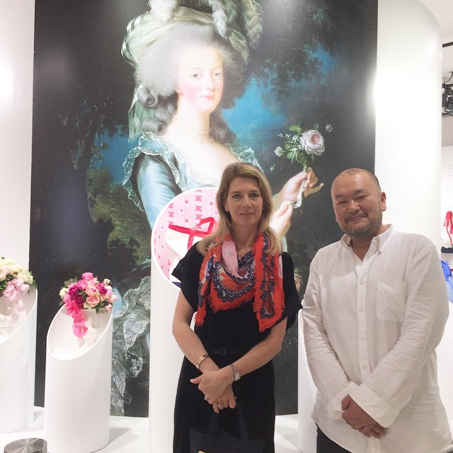 女王製菓とヴェルサイユ宮殿とのコラボ