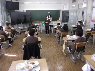 給食風景（全学年）