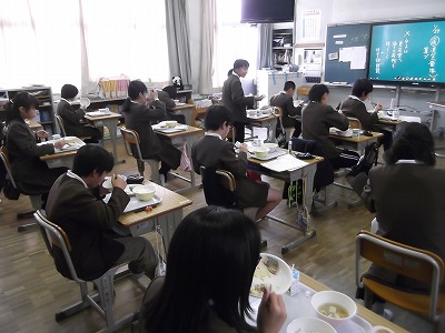 給食風景（全学年）