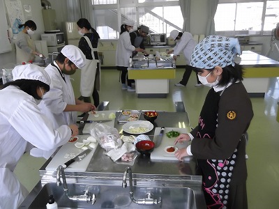 クラブ活動（３年生見学）