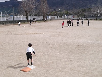 ５年生　体育「ティーボール」