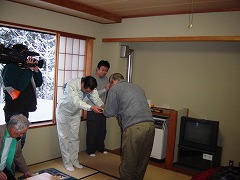 上級コースの修了認定証の授与