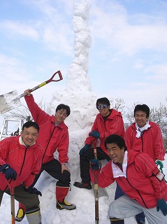 十日町市枯木又で試作した雪の塔