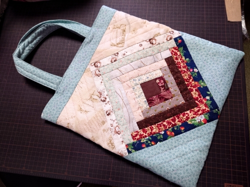 ログキャビンの手さげバッグ。 パッチワーク ハンドメイド