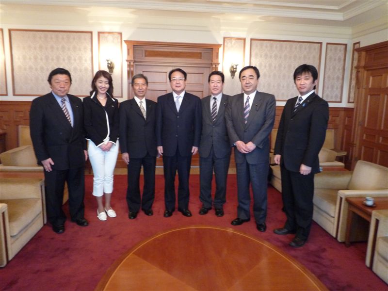 福岡県知事 麻生 渡 氏と意見交換 自民党★内田みほこの活動報告