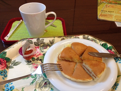 ホットケーキとコーヒー
