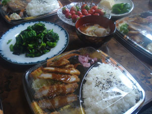 上棟式準備昼食のとんかつ弁当