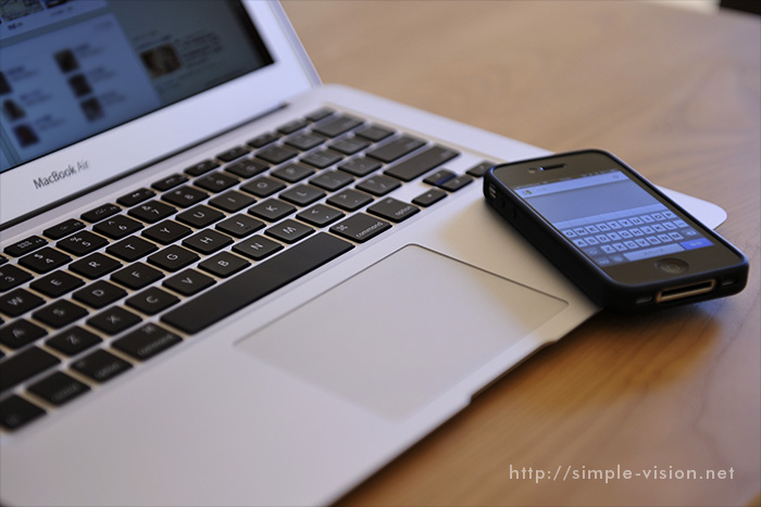 iPhoneとMacBook Air