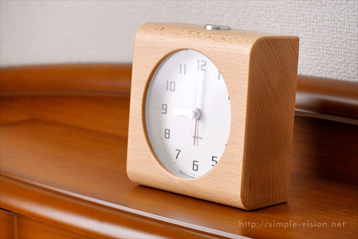 「MoMA Design Store」で買って来た置き時計