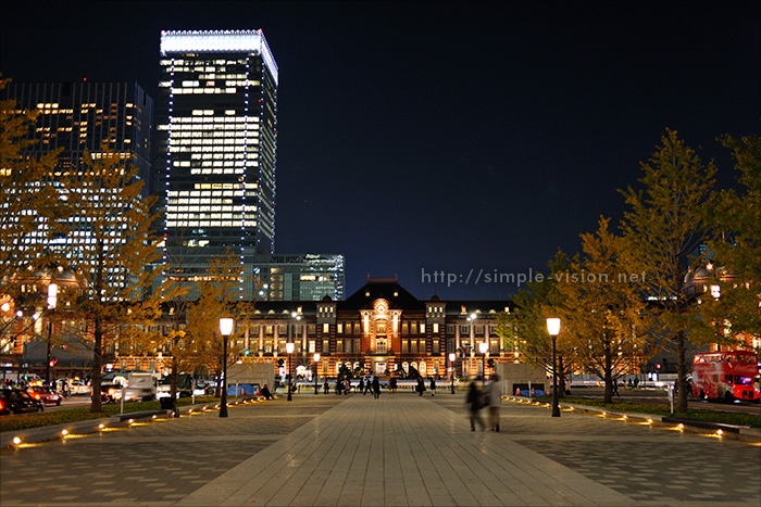 東京駅丸の内口夜景